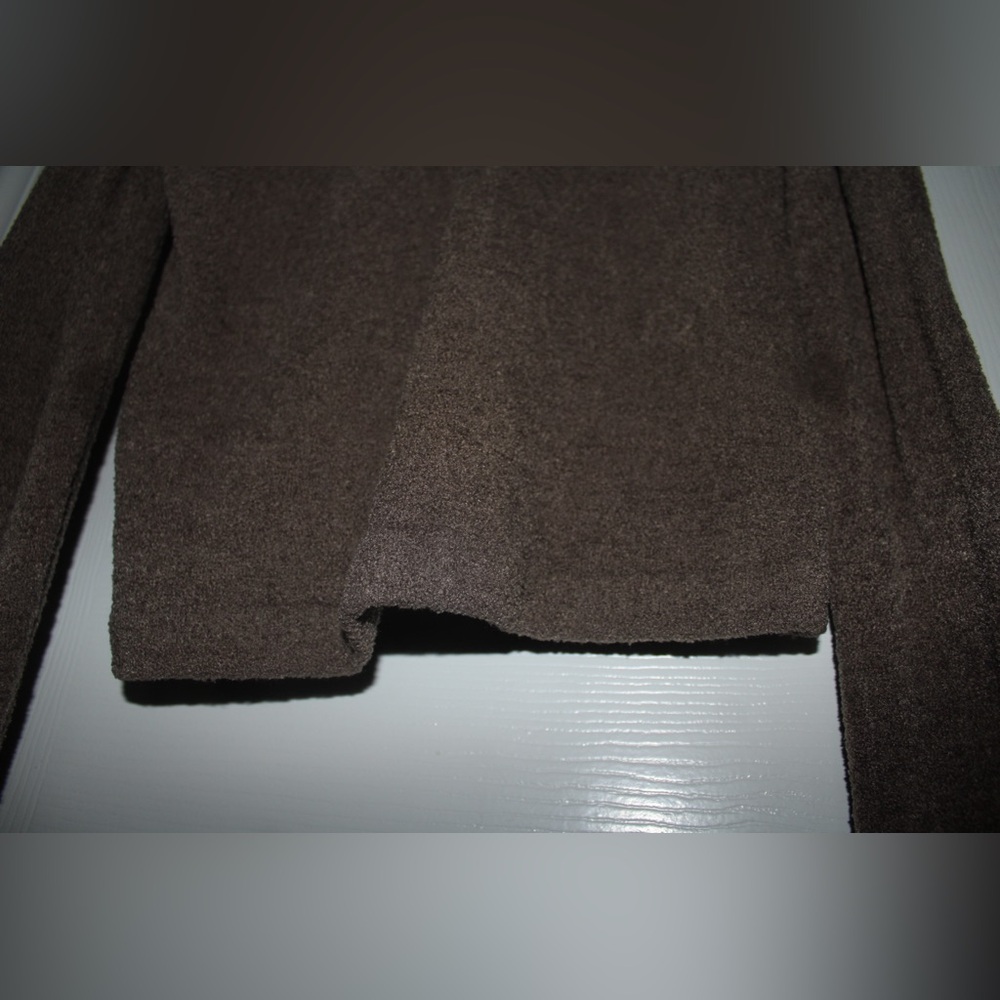 Exofficio Women's Small V-Neck Sweater in Rich Brown Vintage - Picture 6 of 7